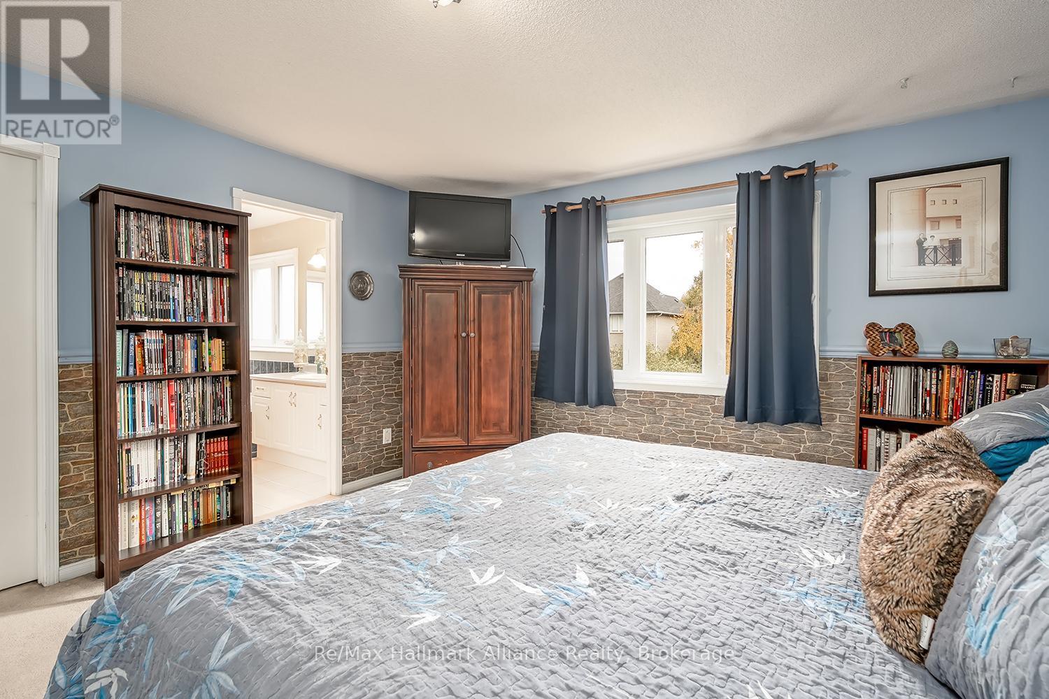 2411 EAST GATE CRESCENT