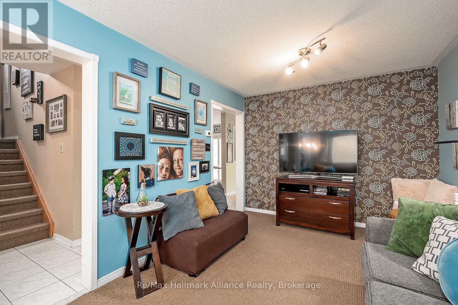 2411 EAST GATE CRESCENT