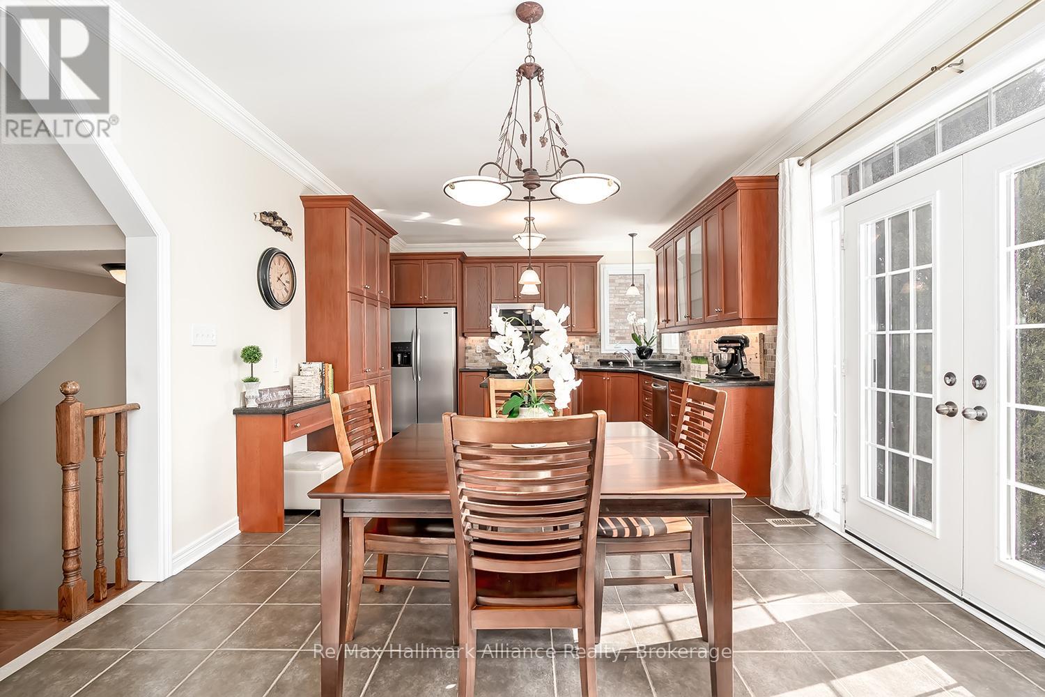 2489 WHISTLING SPRINGS CRESCENT