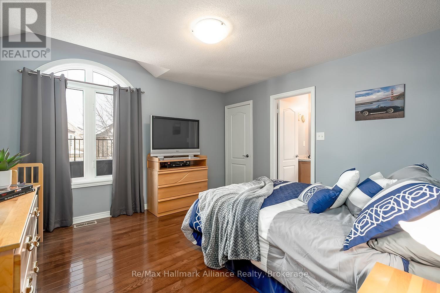 2489 WHISTLING SPRINGS CRESCENT