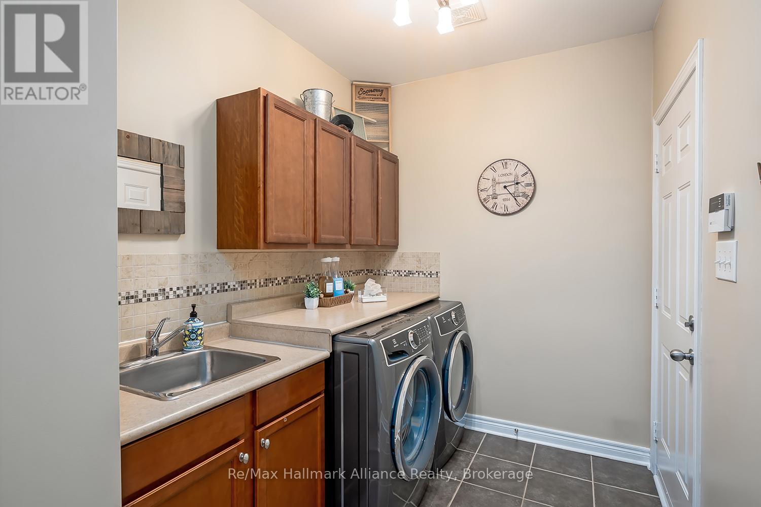 2489 WHISTLING SPRINGS CRESCENT