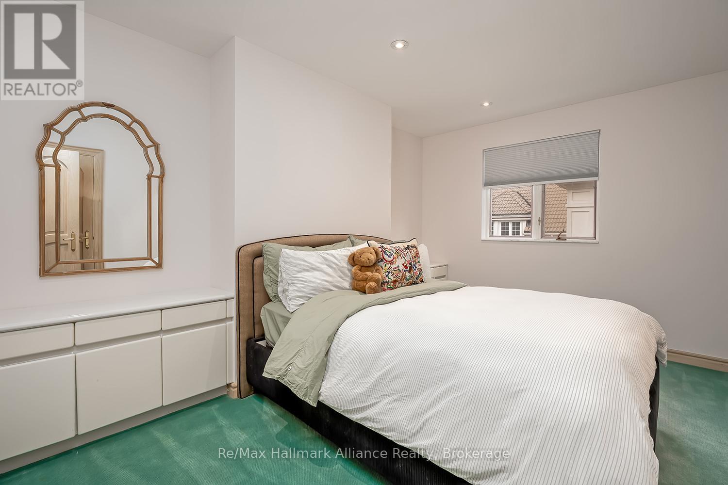 3206 SHORELINE DRIVE