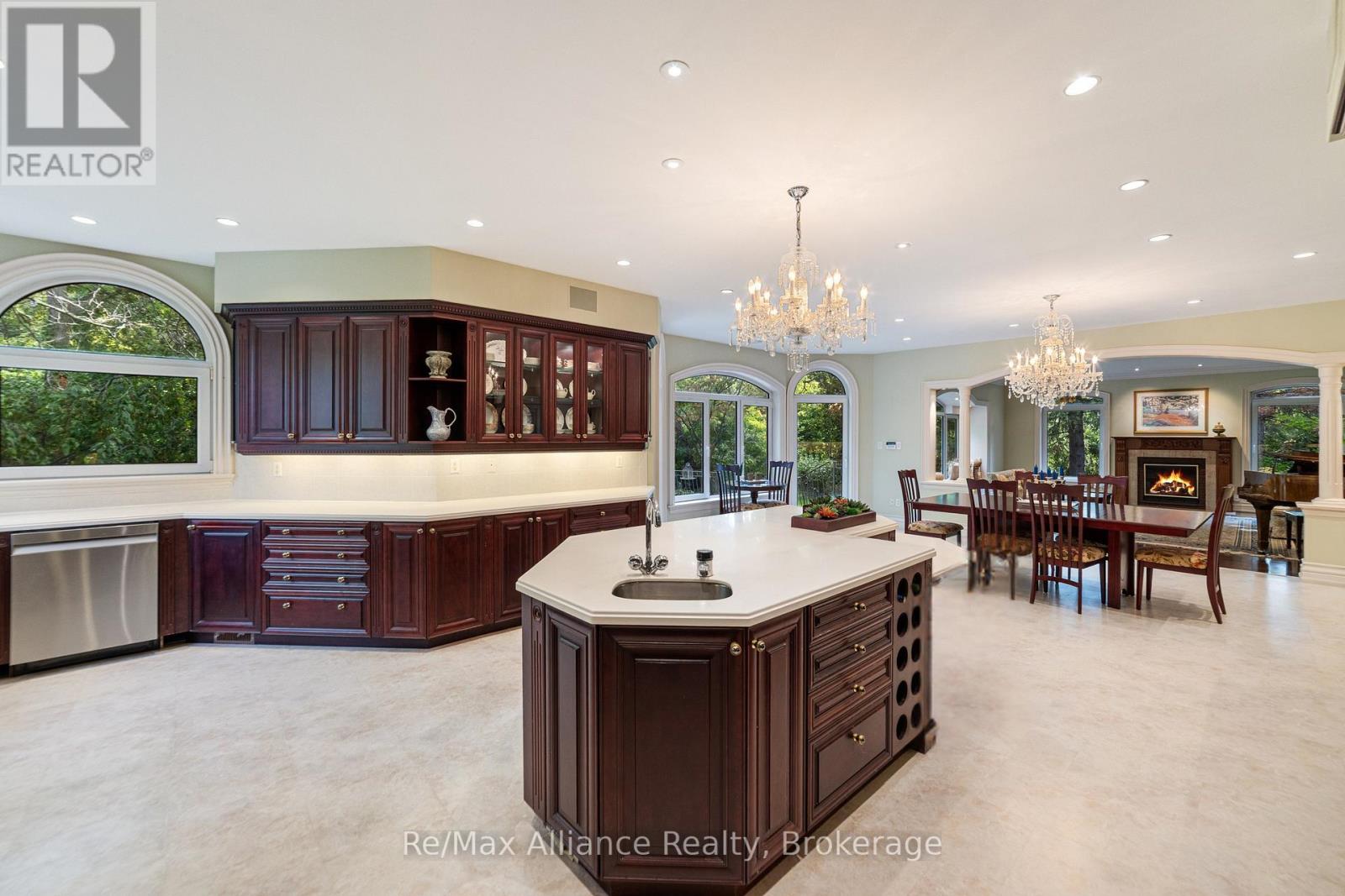 1024 LINBROOK ROAD