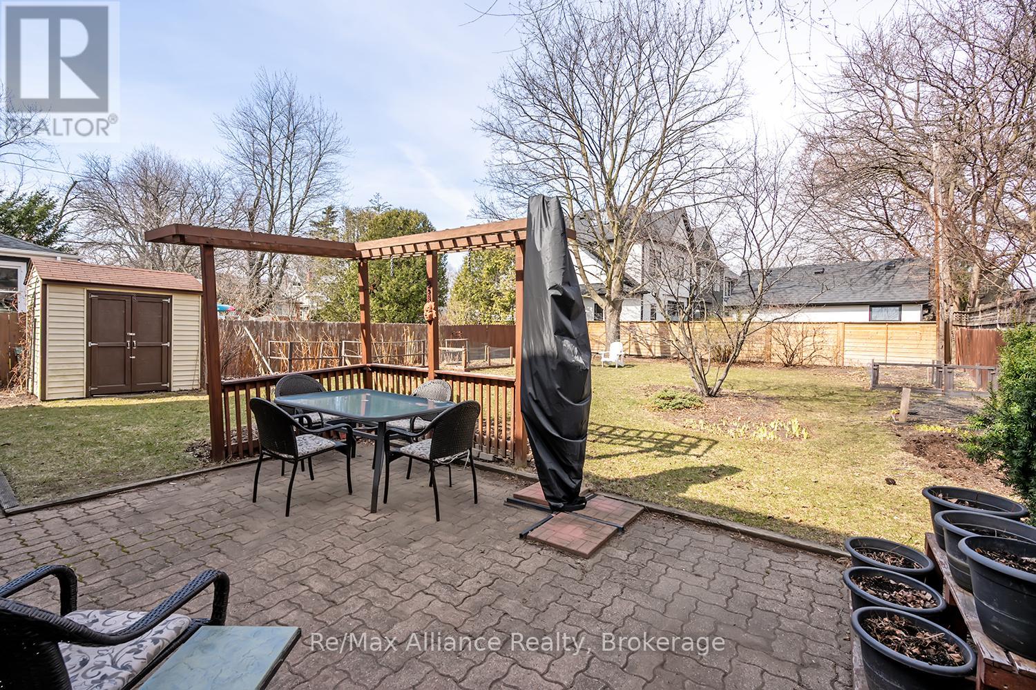283 SPRUCE STREET