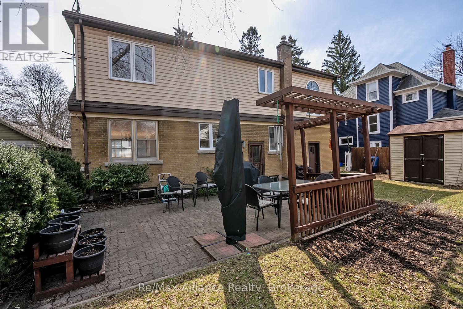 283 SPRUCE STREET