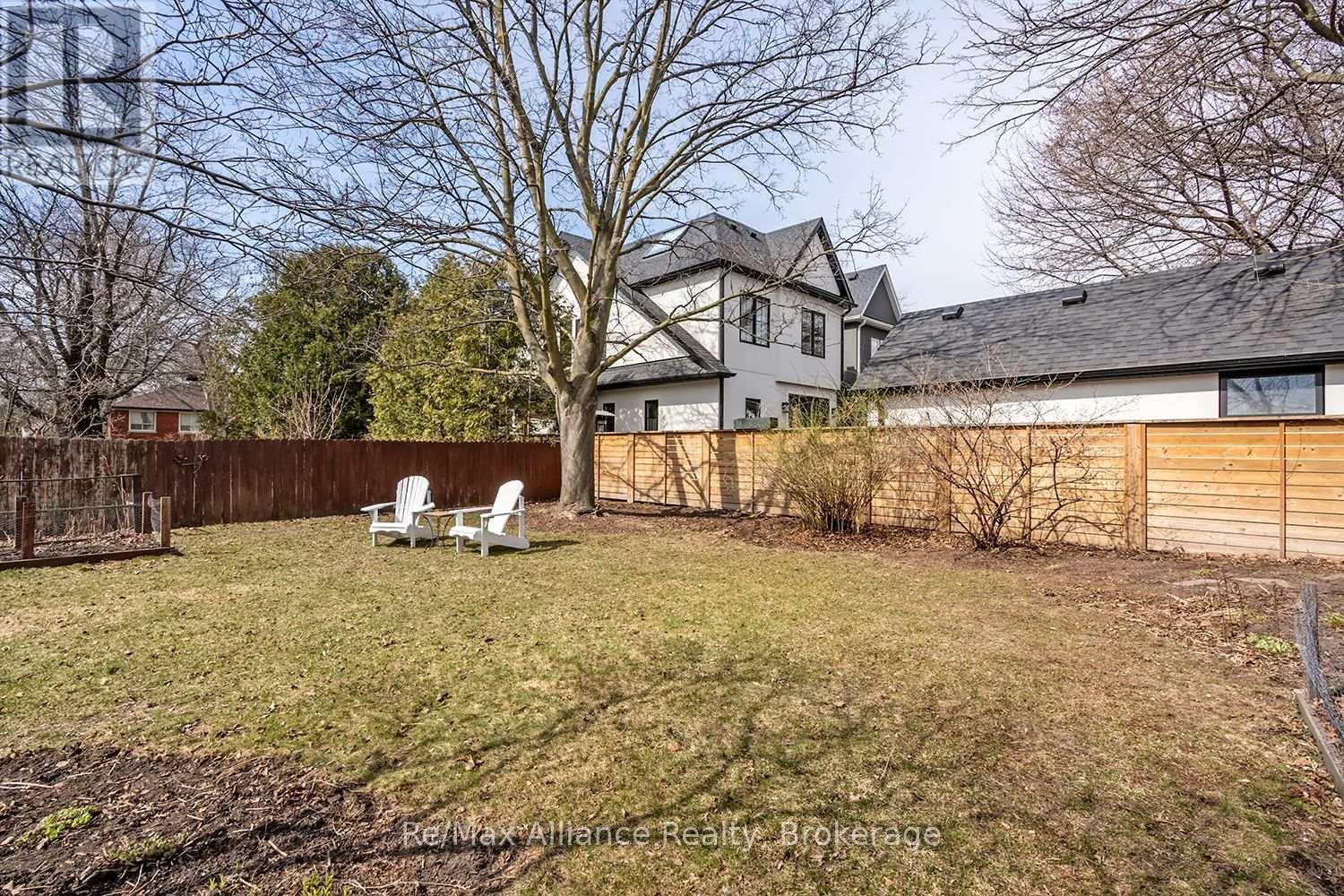 283 SPRUCE STREET