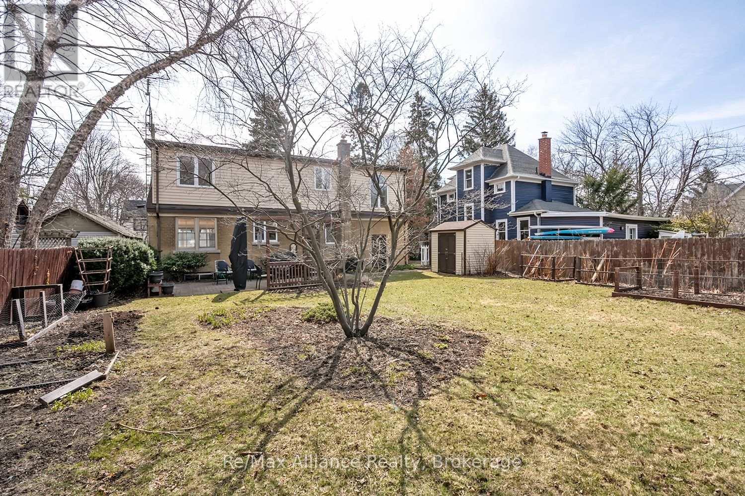 283 SPRUCE STREET