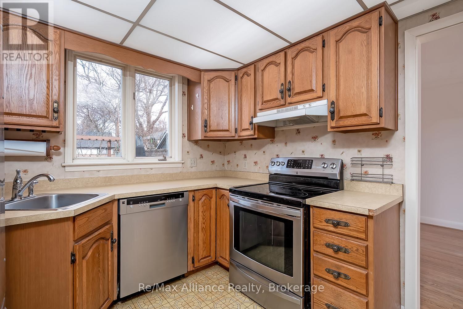 283 SPRUCE STREET