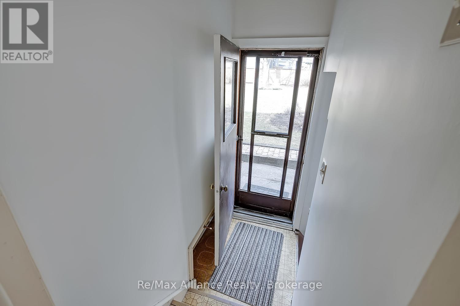 283 SPRUCE STREET