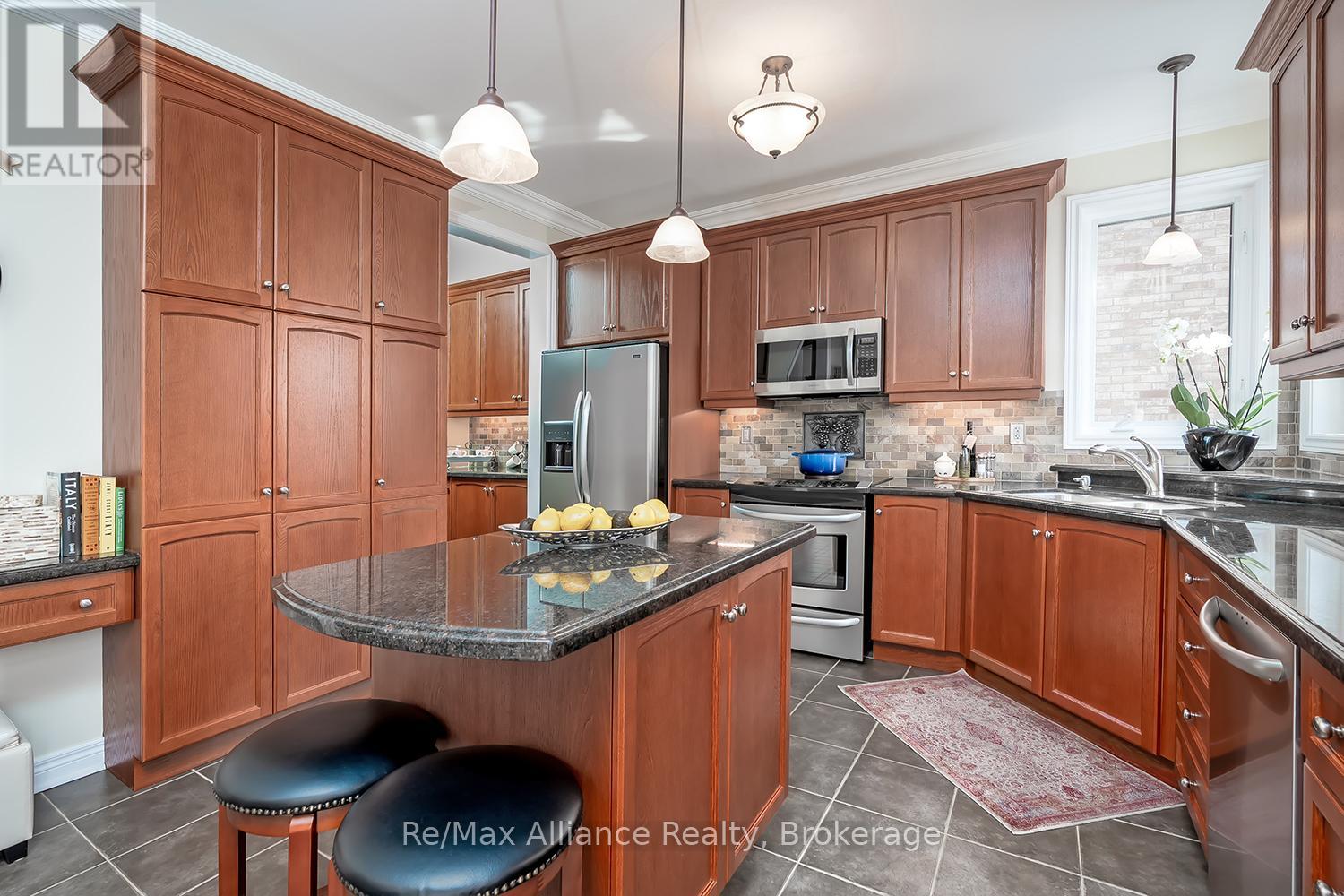 2489 WHISTLING SPRINGS CRESCENT