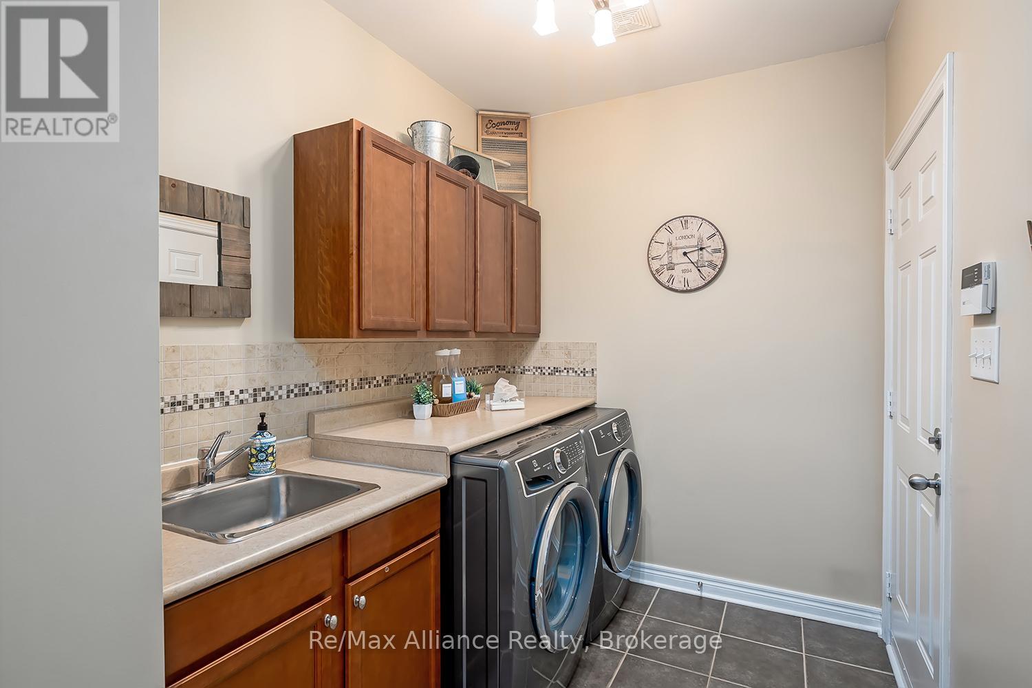 2489 WHISTLING SPRINGS CRESCENT