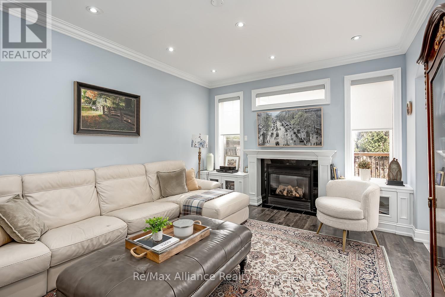 1246 ROBSON CRESCENT