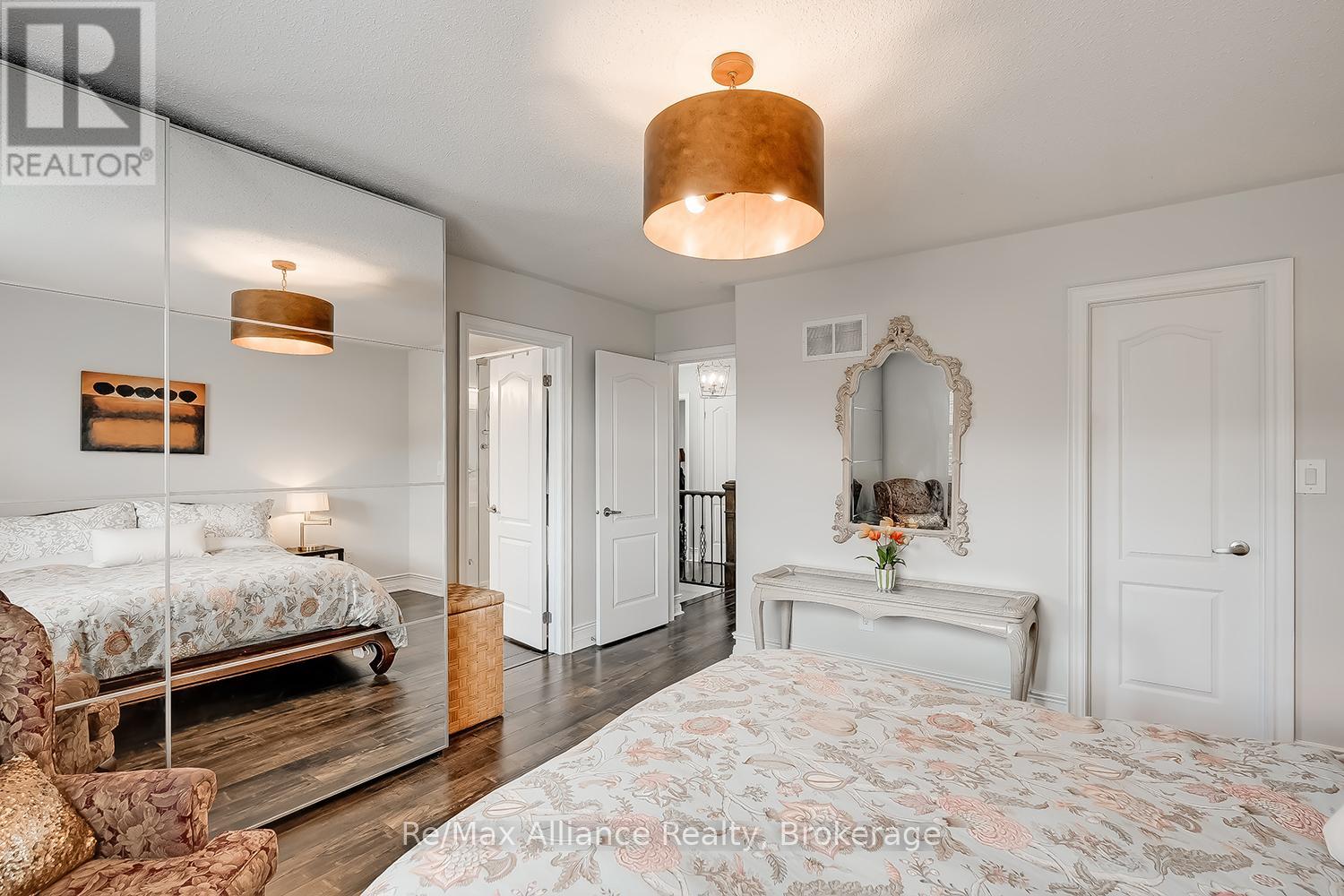 1246 ROBSON CRESCENT