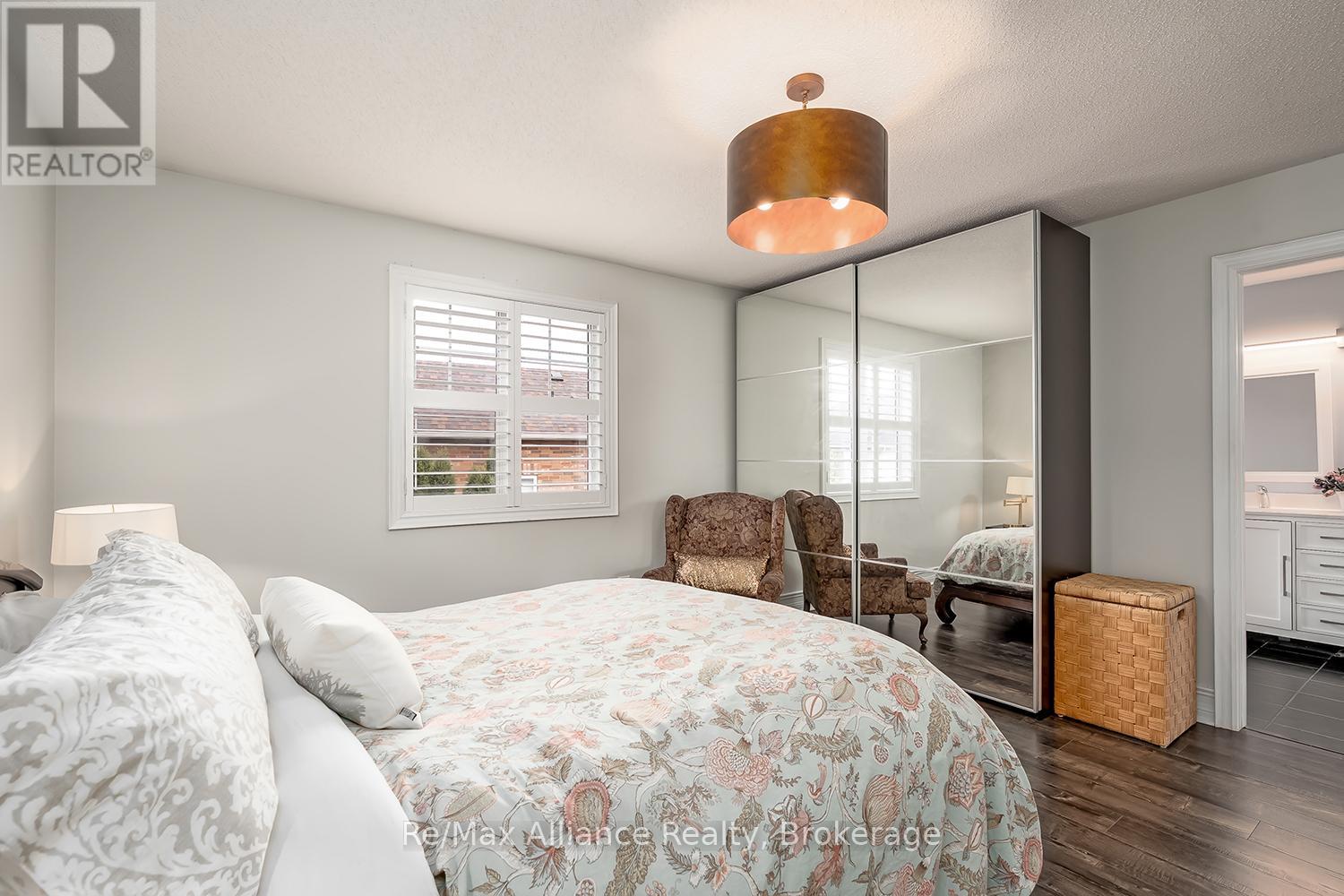 1246 ROBSON CRESCENT