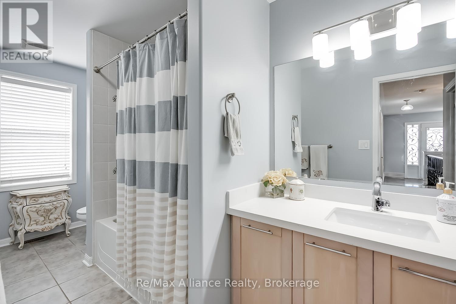 1246 ROBSON CRESCENT