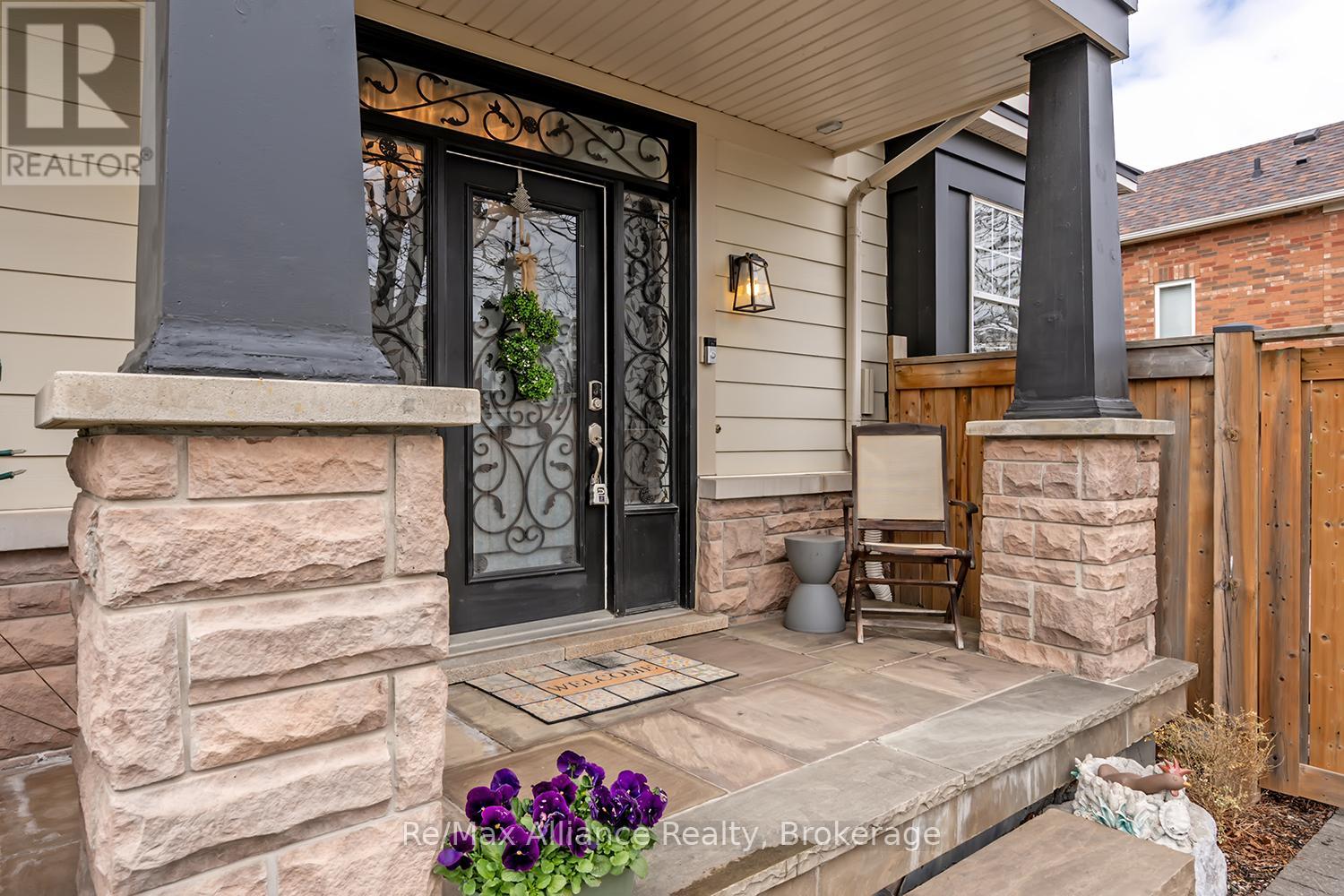 1246 ROBSON CRESCENT