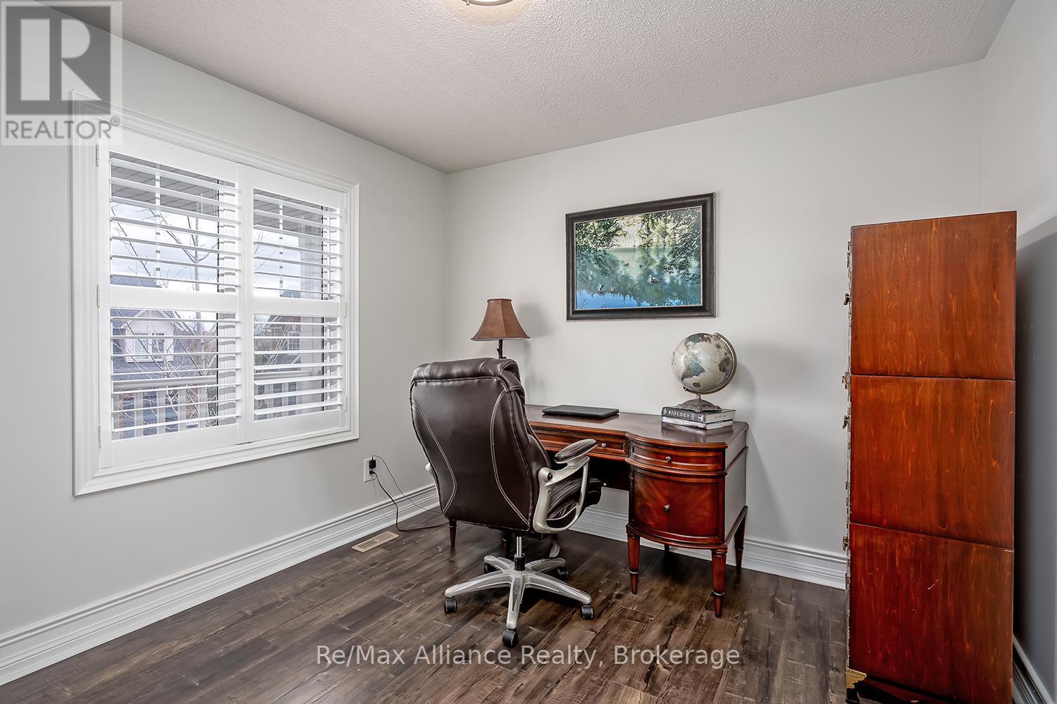 1246 ROBSON CRESCENT
