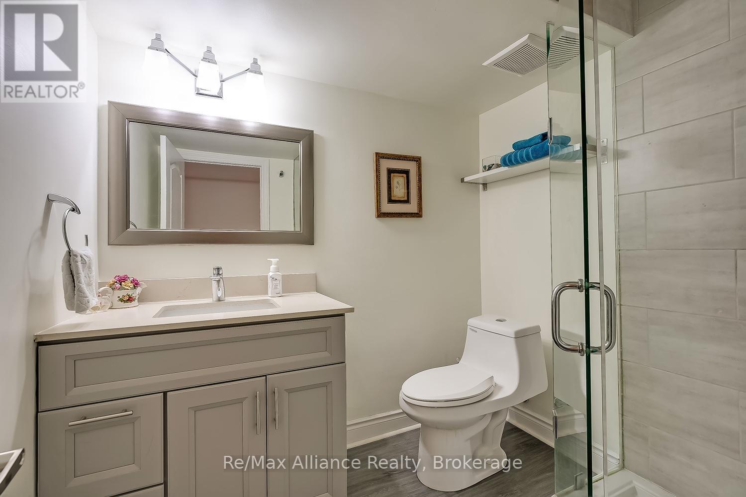 1246 ROBSON CRESCENT