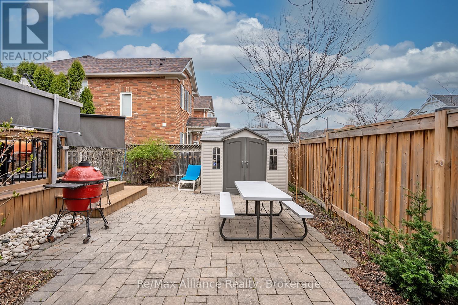 1246 ROBSON CRESCENT