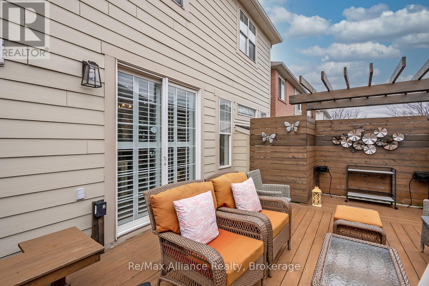 1246 ROBSON CRESCENT