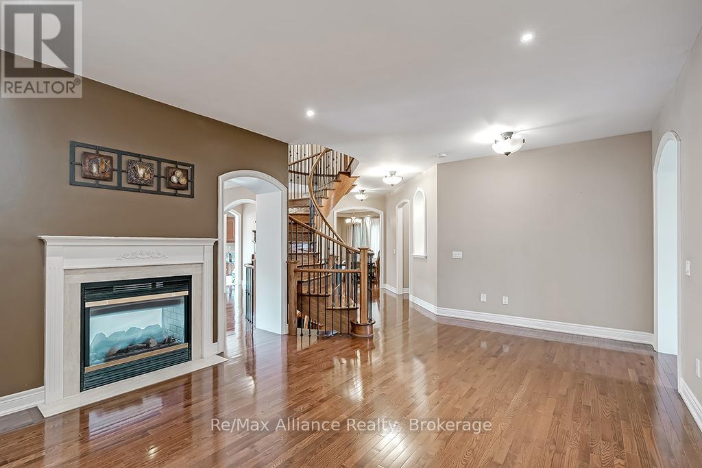 1527 ARROWHEAD ROAD