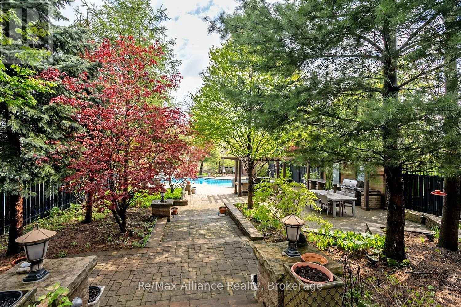 203 BURLOAK DRIVE