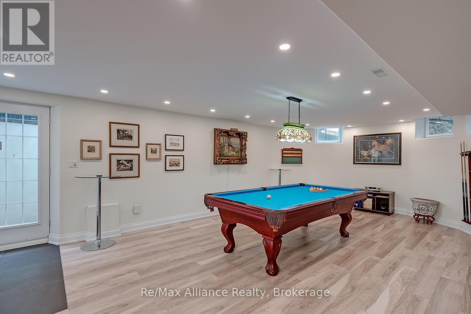 203 BURLOAK DRIVE