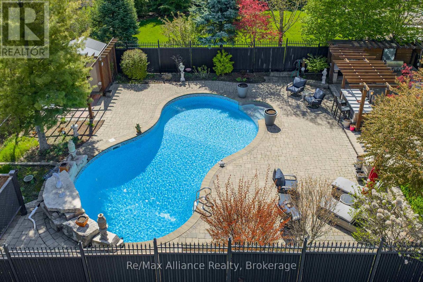 203 BURLOAK DRIVE
