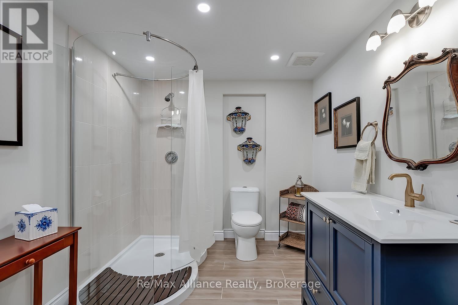 203 BURLOAK DRIVE