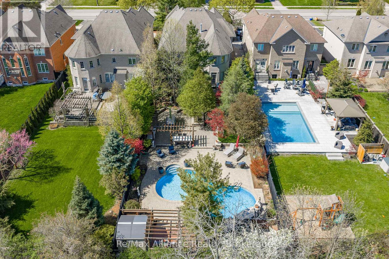 203 BURLOAK DRIVE