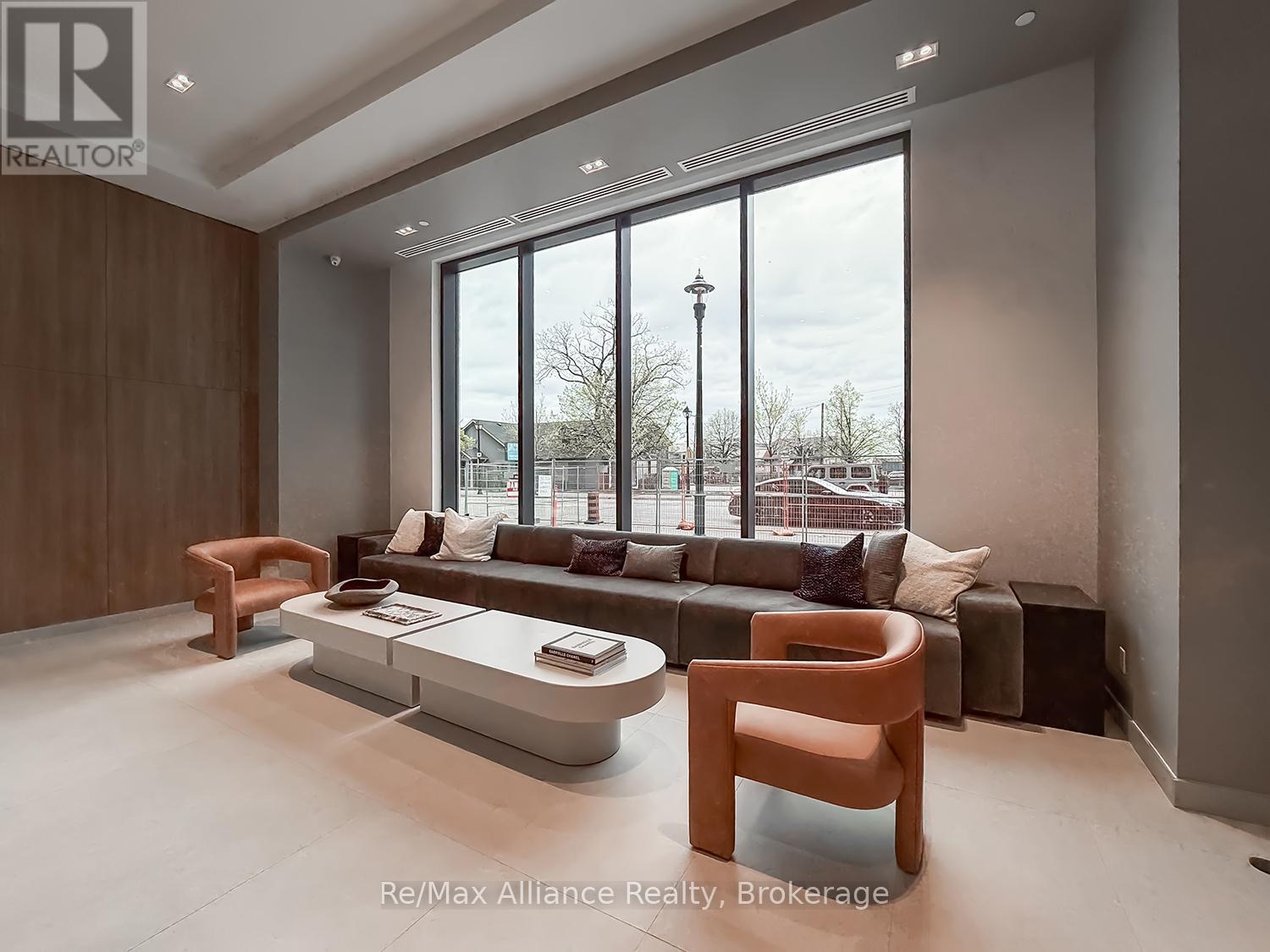 1110 - 2075 LAKESHORE ROAD