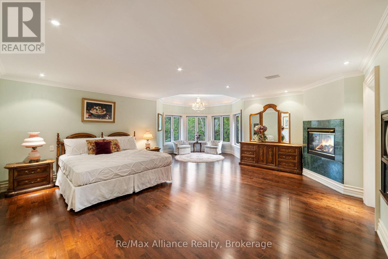 1024 LINBROOK ROAD