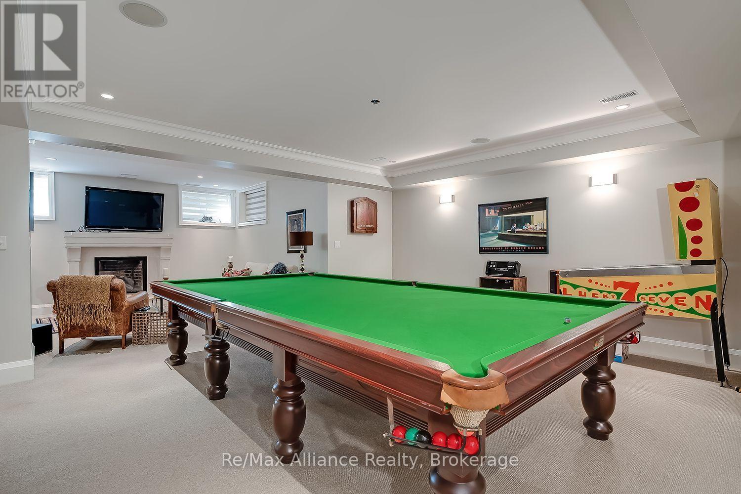 379 RIVER SIDE DRIVE