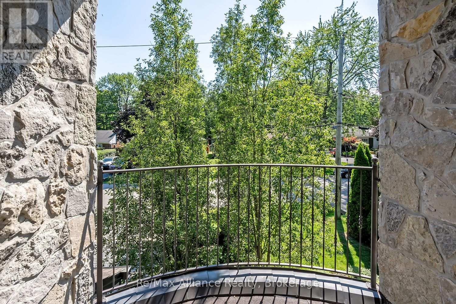379 RIVER SIDE DRIVE