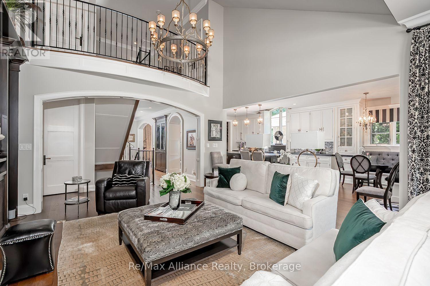 379 RIVER SIDE DRIVE