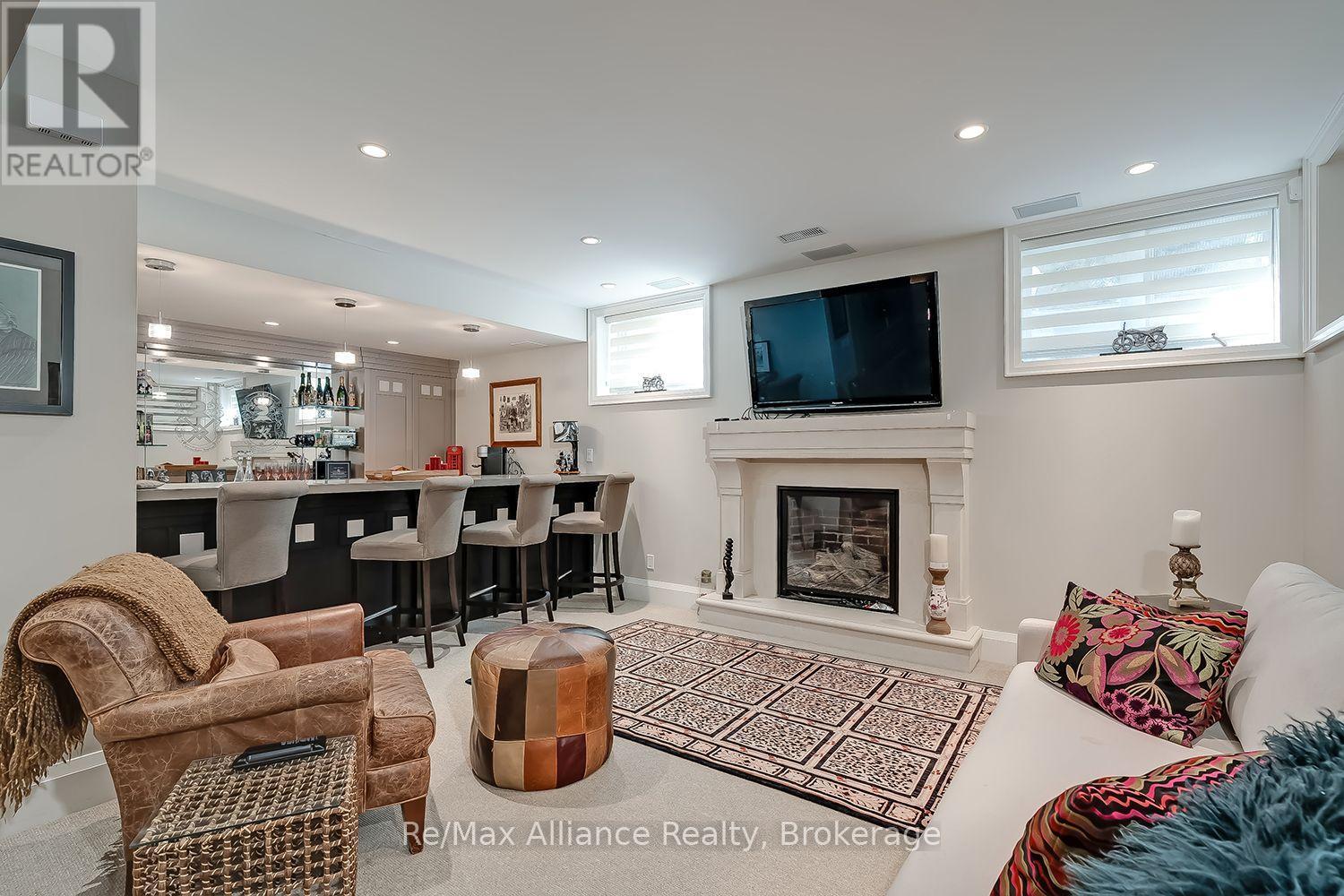 379 RIVER SIDE DRIVE