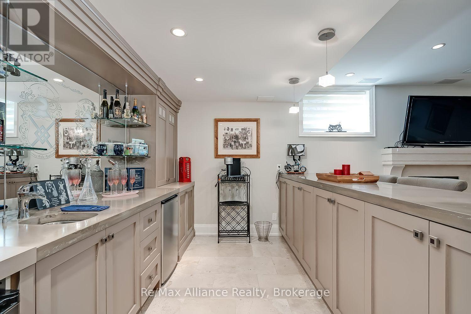 379 RIVER SIDE DRIVE