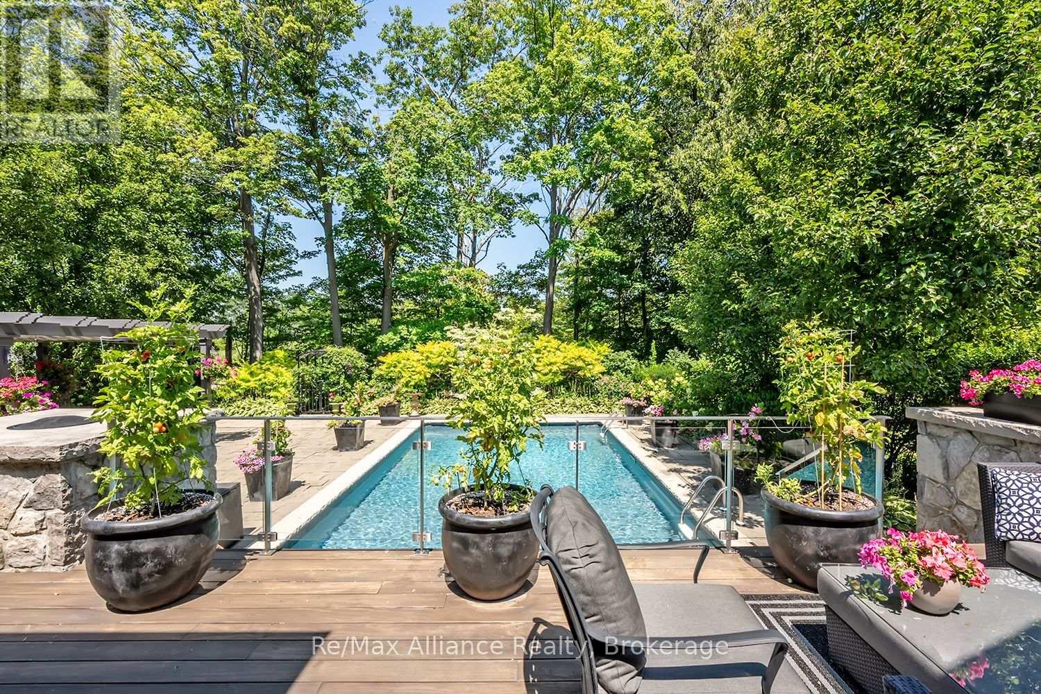 379 RIVER SIDE DRIVE