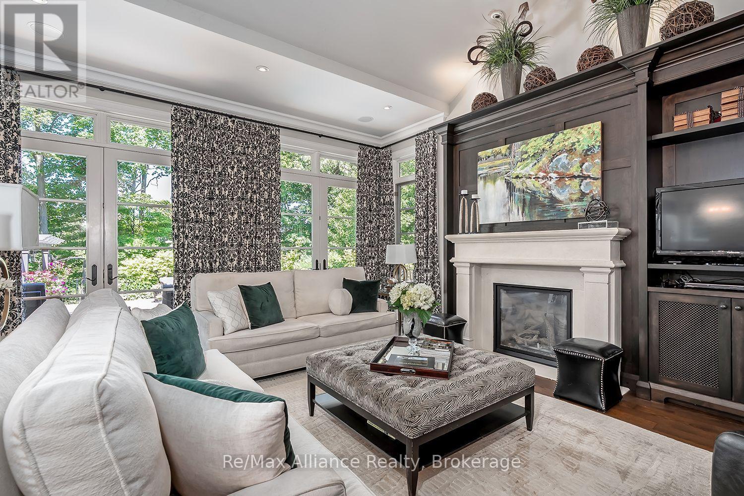 379 RIVER SIDE DRIVE