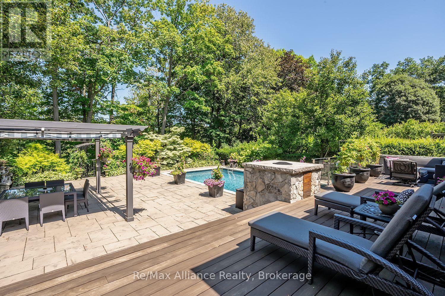 379 RIVER SIDE DRIVE