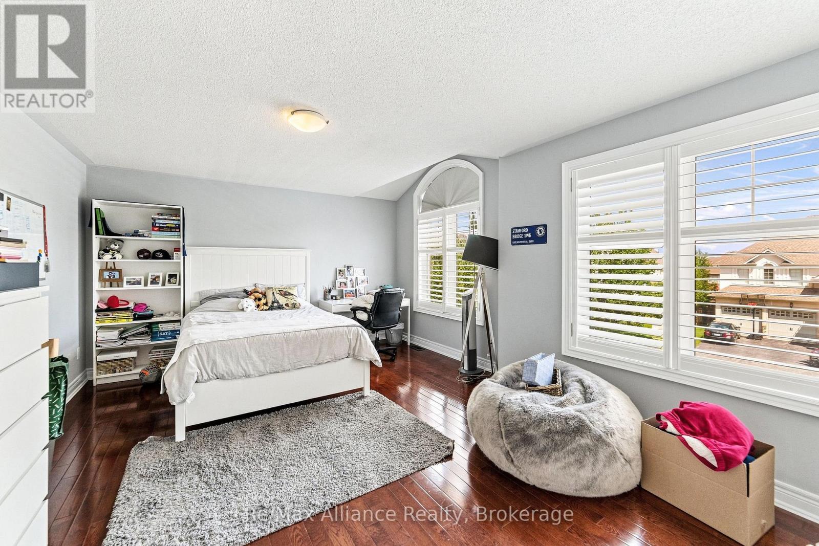 2404 RIDEAU DRIVE