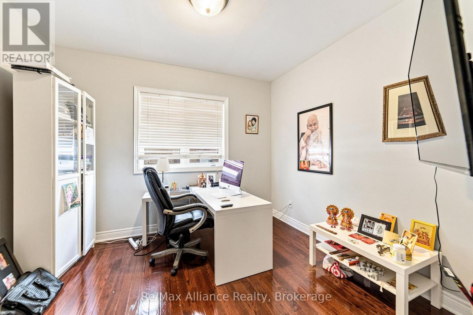 2404 RIDEAU DRIVE