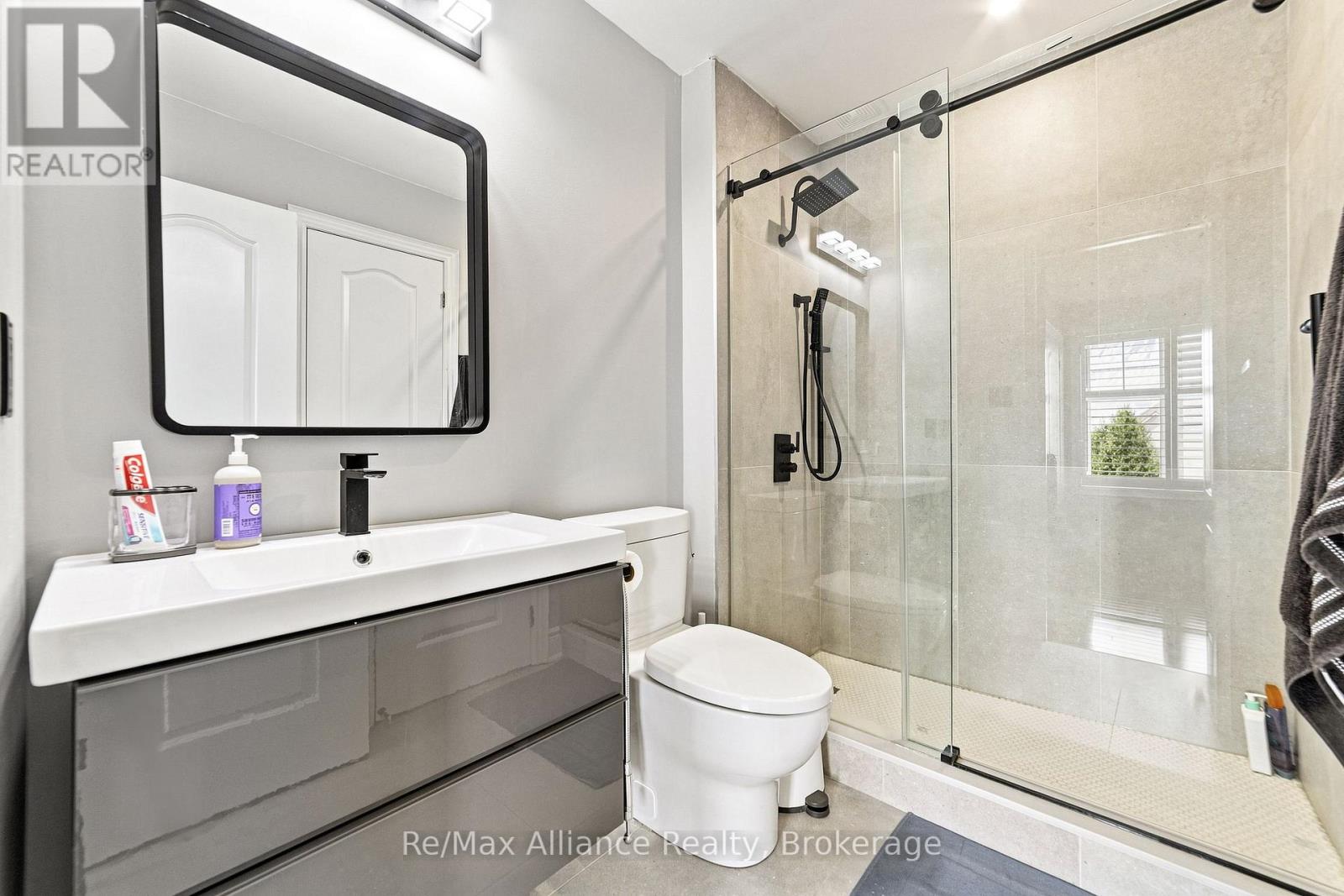 2404 RIDEAU DRIVE