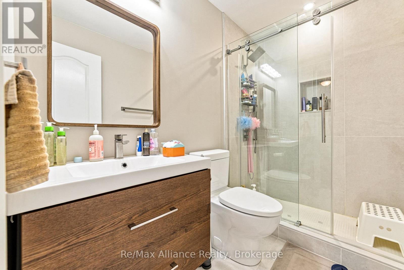 2404 RIDEAU DRIVE