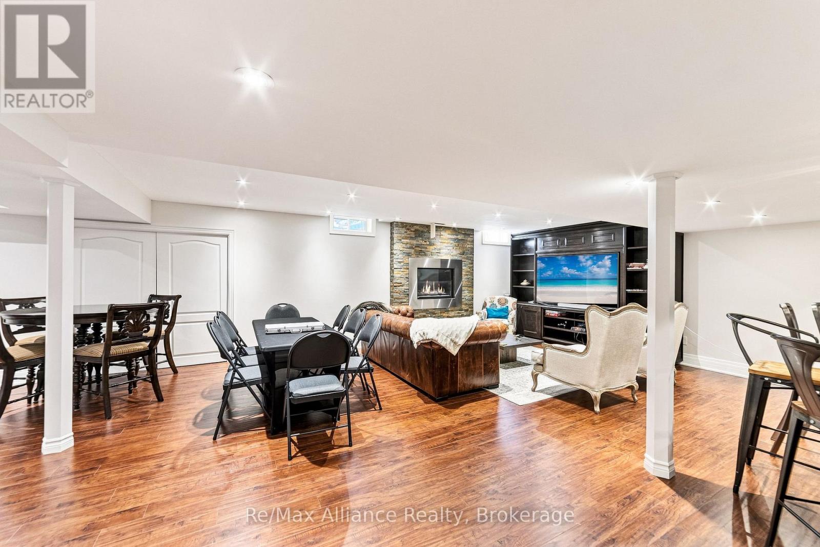 2404 RIDEAU DRIVE
