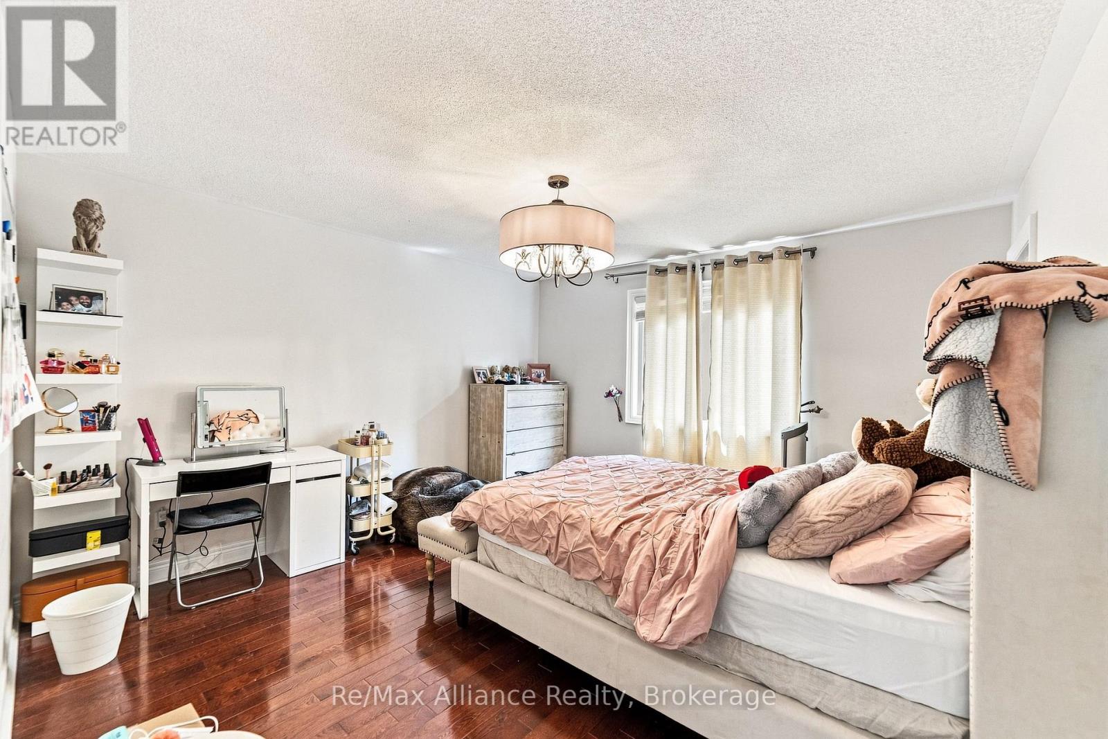 2404 RIDEAU DRIVE