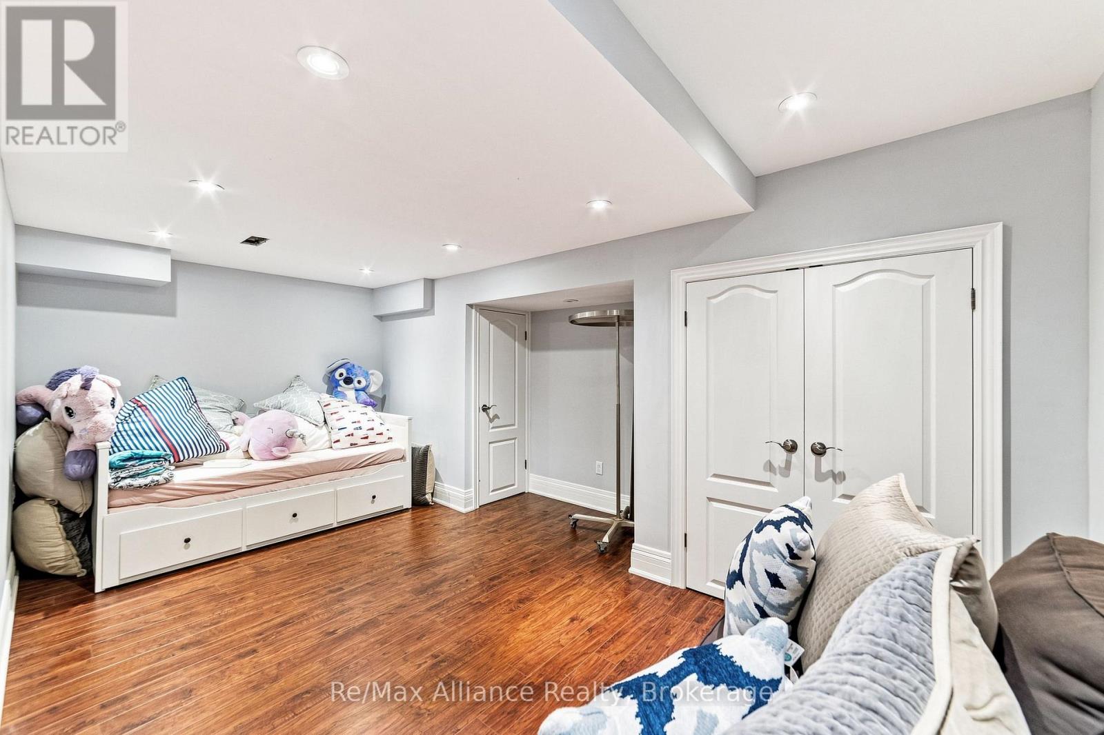 2404 RIDEAU DRIVE