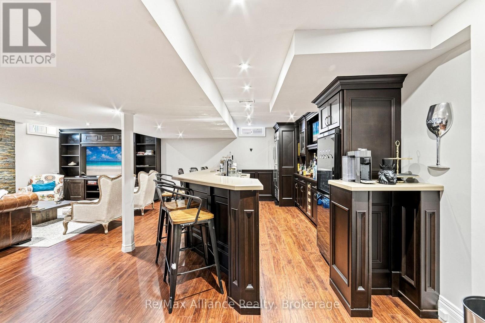 2404 RIDEAU DRIVE