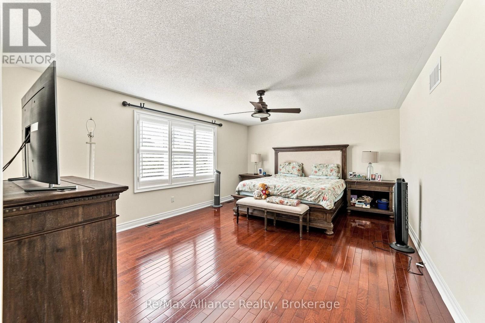 2404 RIDEAU DRIVE