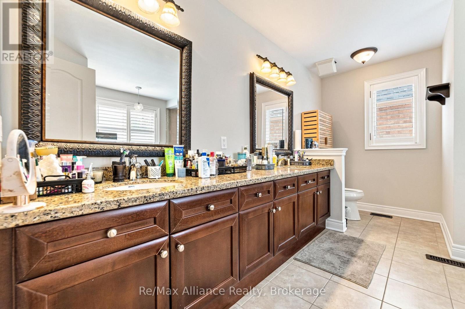 2404 RIDEAU DRIVE